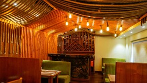 Bar (on property) - Comfort Inn Snow Park, Manali (Manali)
