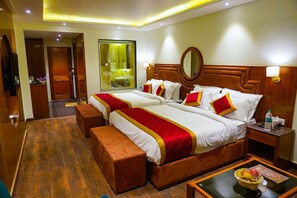 Desk, rollaway beds, free WiFi