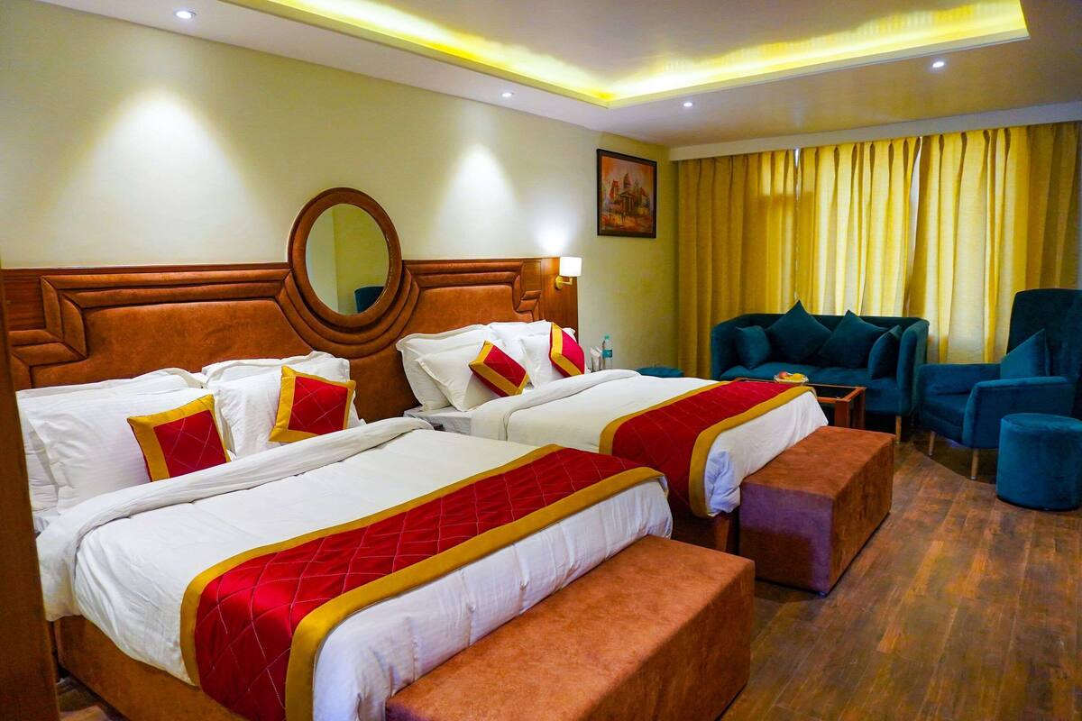 Desk, rollaway beds, free WiFi