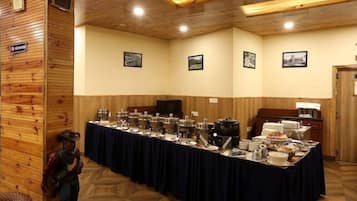 Breakfast, lunch and dinner served