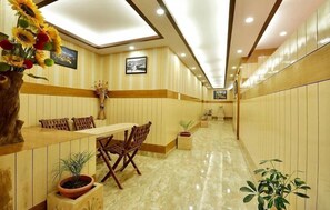 Breakfast, lunch and dinner served - Fairmount Hotel Shimla (Shimla)