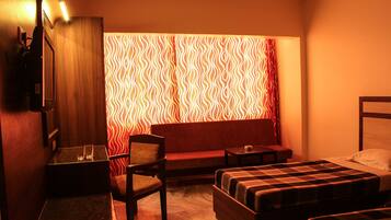 Deluxe Room, 1 Double Bed, Accessible, City View | Desk, free WiFi, bed sheets, wheelchair access