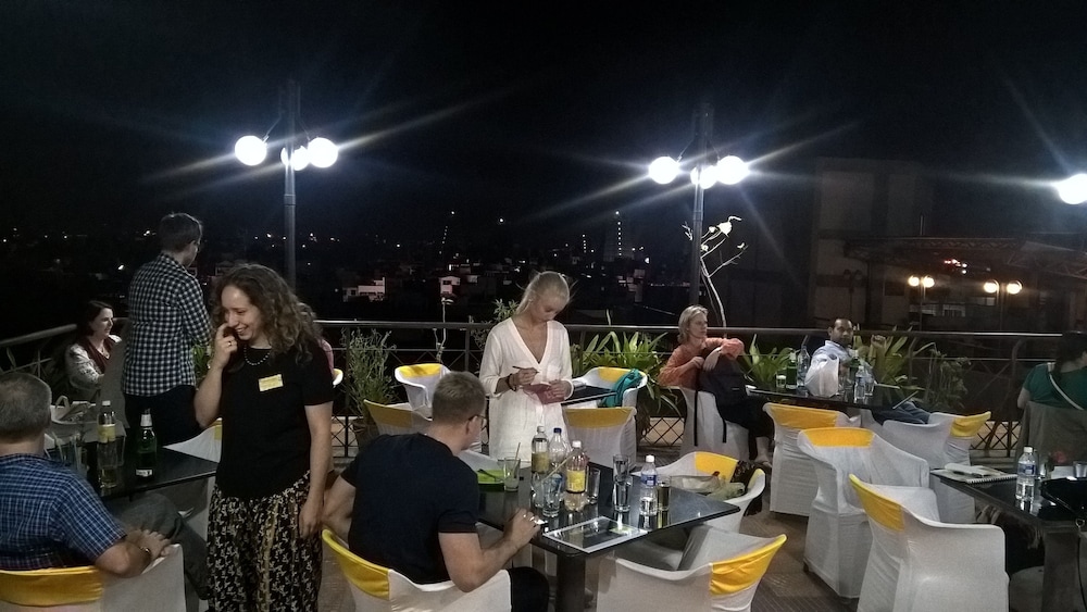 Hotel Supreme by null