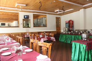 Restaurant - Sarthak Resorts (Manali)
