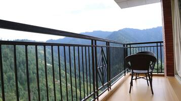 Deluxe Room, 1 Bedroom | Balcony