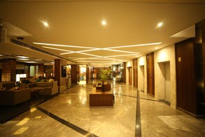 Lobby - The Amayaa (Varanasi)