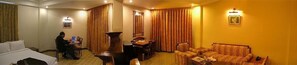 Frigobar, cofres nos quartos, individualmente decorados