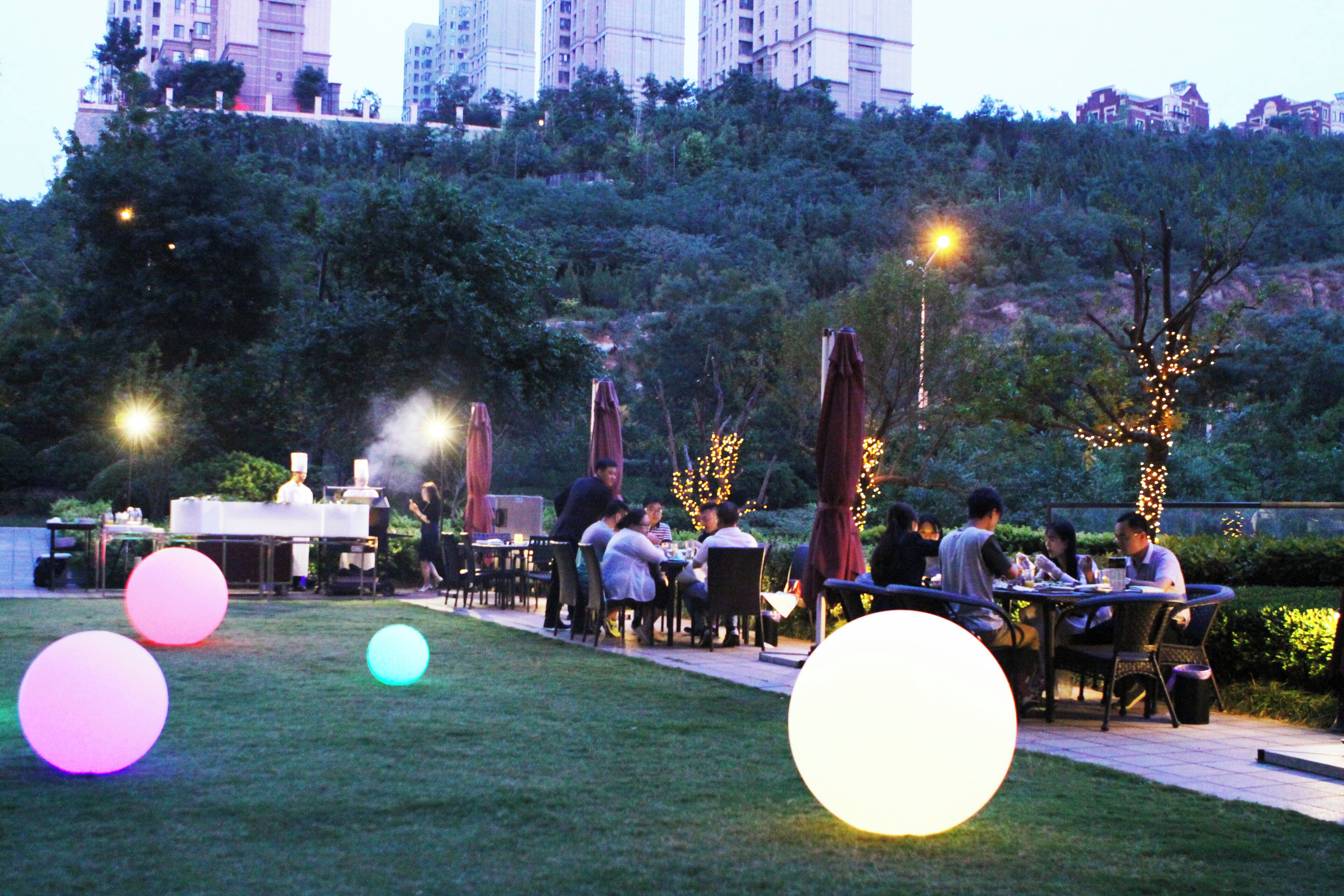 4 restaurants, breakfast served