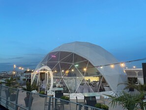 2 restaurants, lunch, dinner, brunch served; international cuisine - Hotel President Budapest, Affiliated by Meliá (Budapest)
