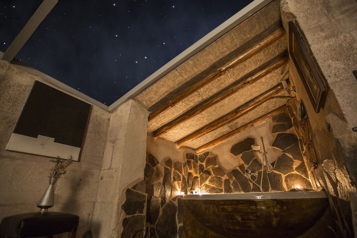 cam panoramic oda | egyptian cotton sheets, premium bedding, memory-foam beds, free minibar