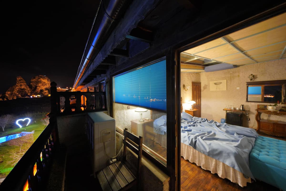 cam panoramic oda | egyptian cotton sheets, premium bedding, memory-foam beds, free minibar