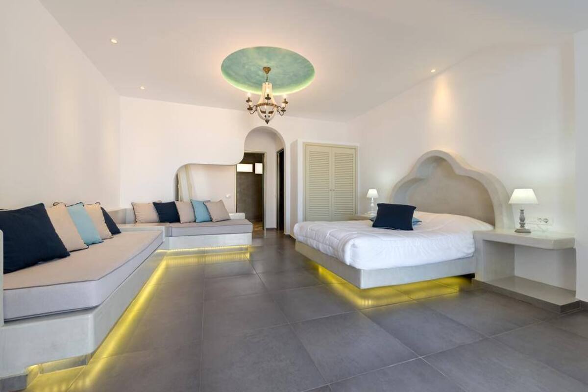Junior Suite, Sea View (Exterior Spa Bath - 4 pax) | Minibar, in-room safe, soundproofing, WiFi (free)