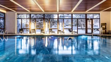 Indoor pool, pool loungers