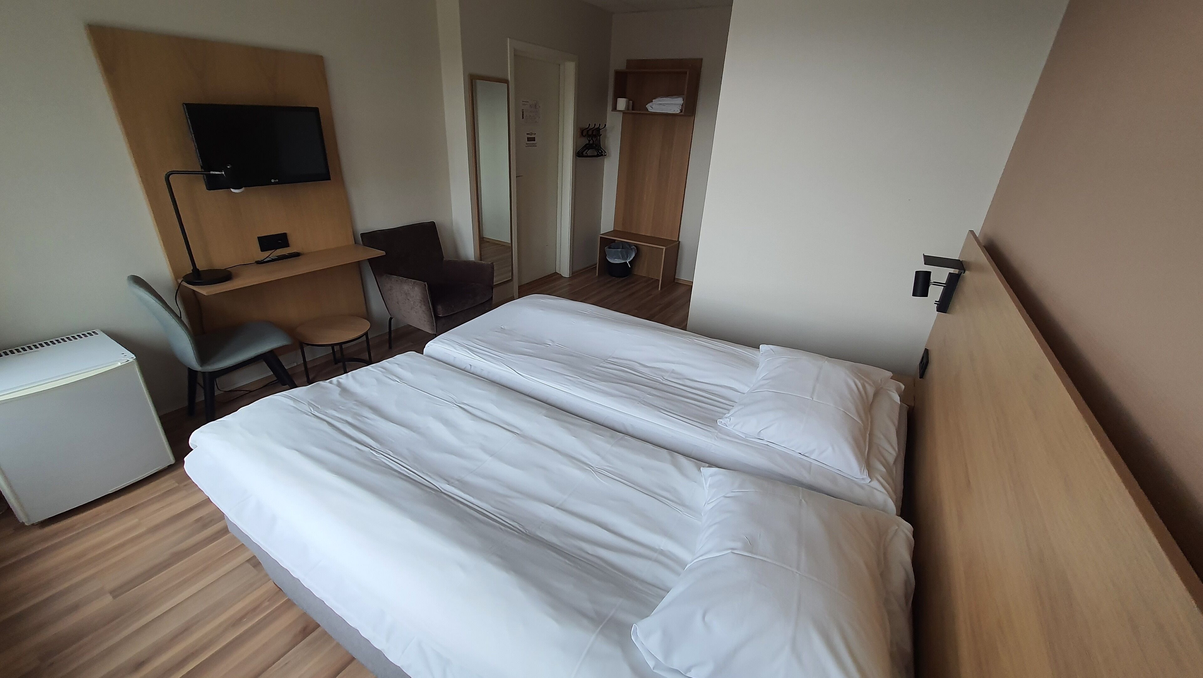 double room | blackout curtains, soundproofing, free wifi, bed sheets