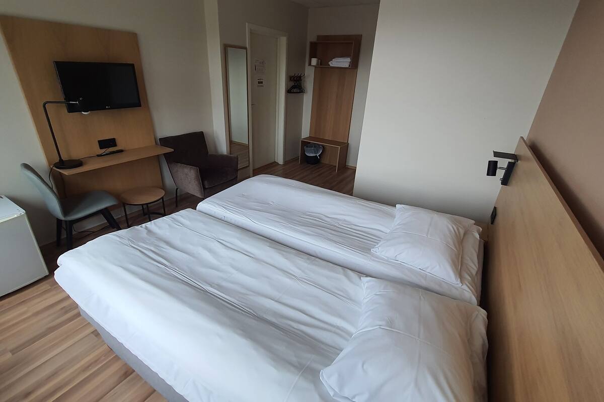double room | blackout curtains, soundproofing, free wifi, bed sheets