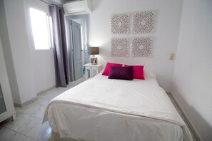 Free WiFi, bed sheets