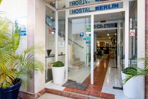 Exterior - Hostal Berlin (Marbella)