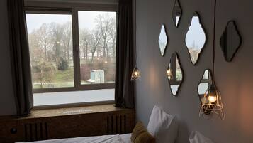 Twin Room | Desk, cots/infant beds, free WiFi, bed sheets