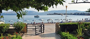 Haraki Mare Studios & Apartments