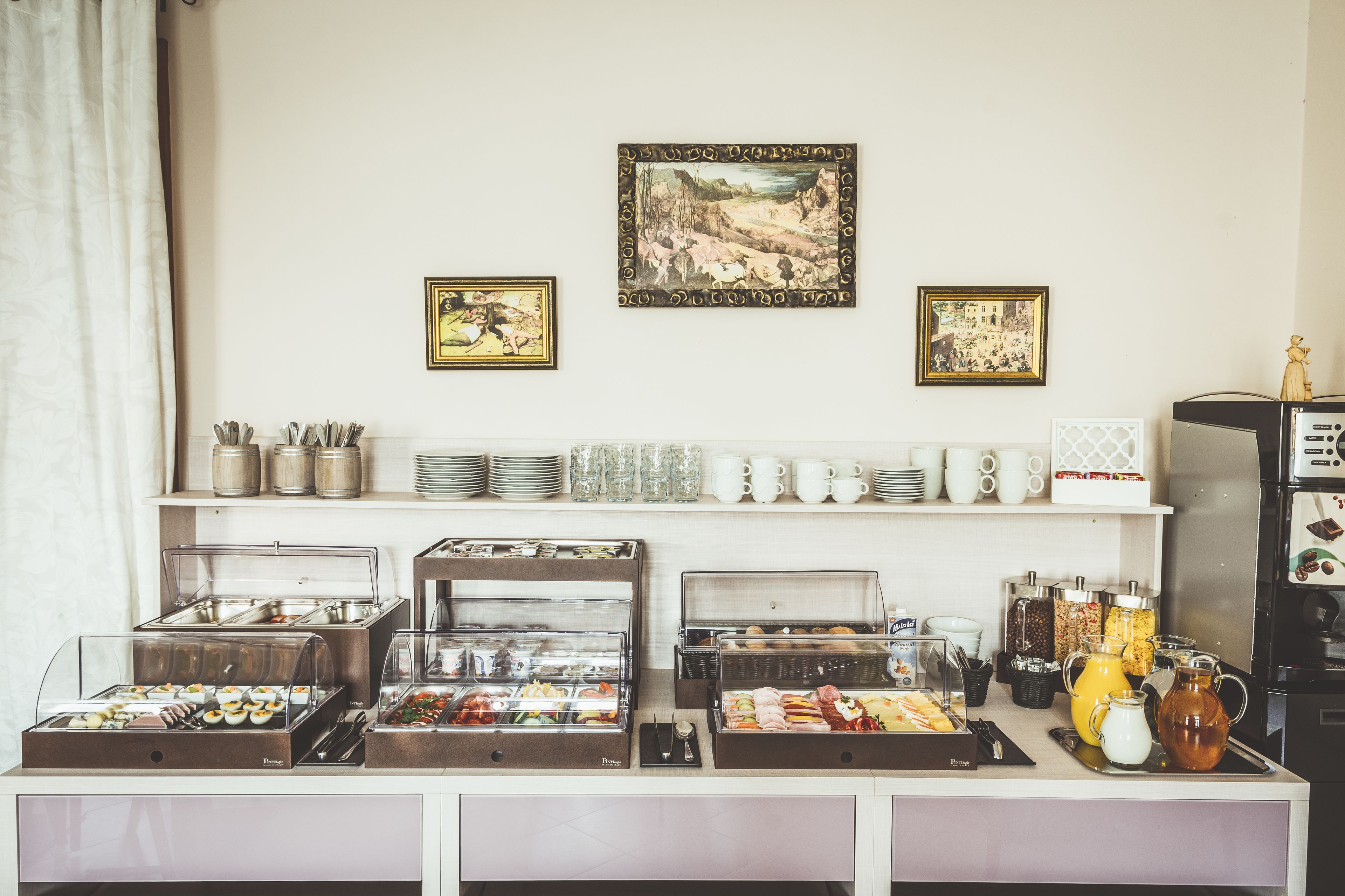 Tägliches inbegriffenes Frühstücksbuffet