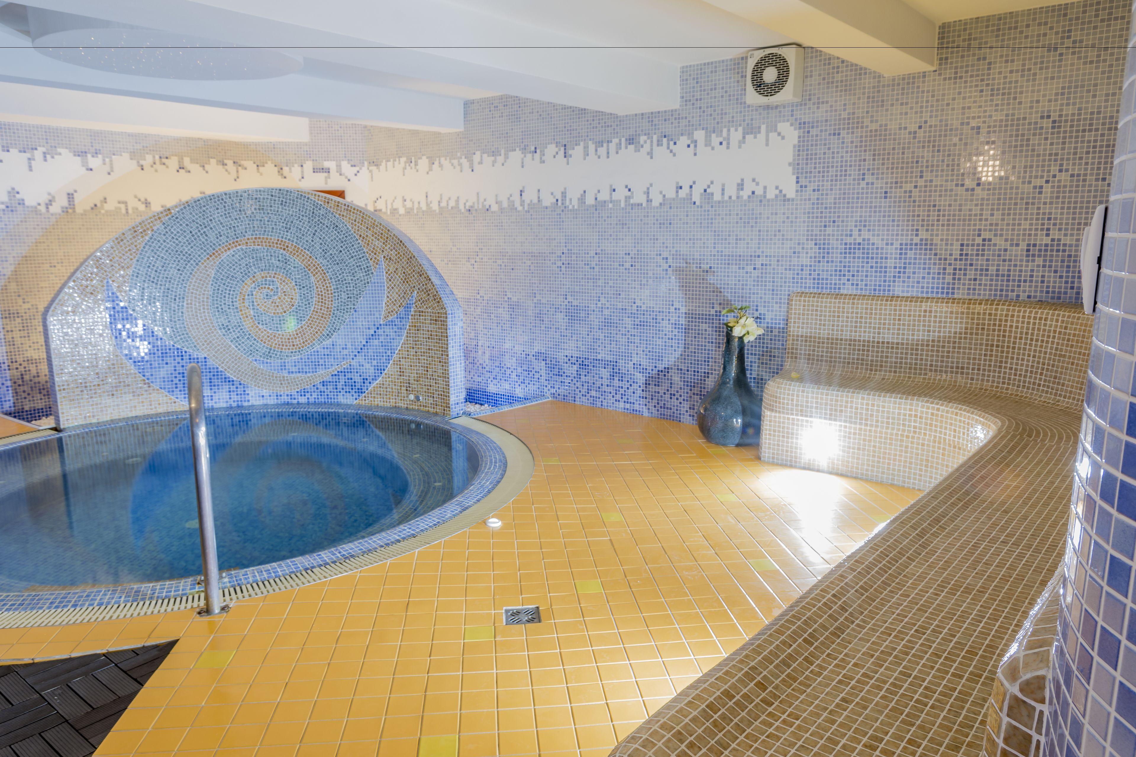 sauna, hot tub, steam room, massages