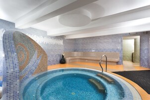 Sauna, hot tub, steam room, massages