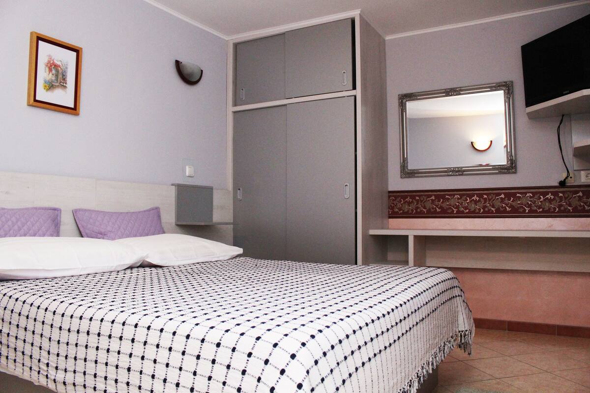 Apartment for 4 people | 4 yatak odası, kaliteli yatak takımı, masa, ücretsiz beşik/çocuk yatağı