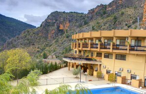 Bar (on property) - Hotel Felipe II (Ayna)