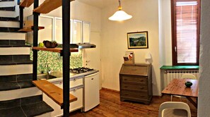 Comfort Apartment, 1 Bedroom | Private kitchen