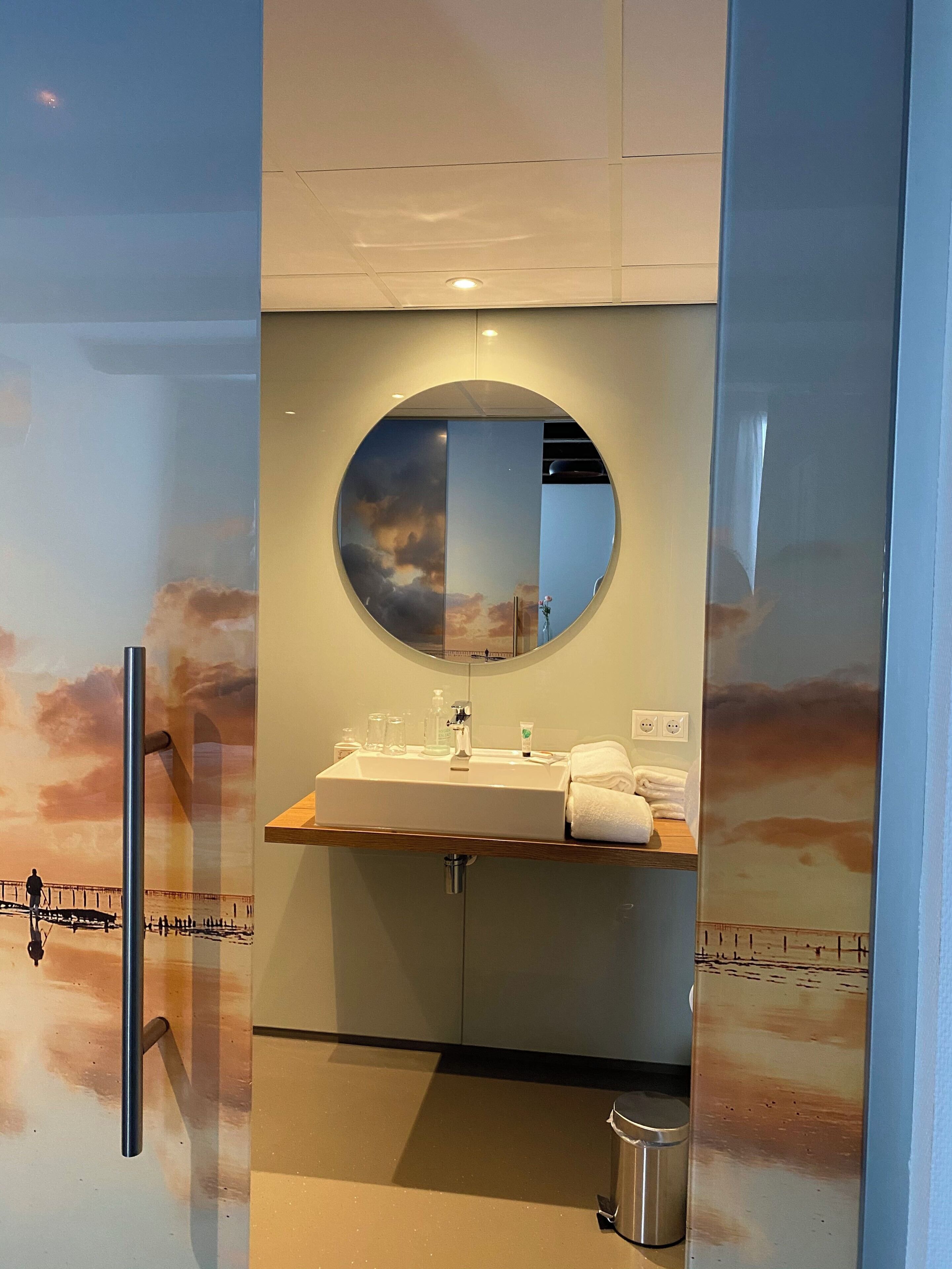 standard double room, ground floor | bathroom | free toiletries, hair dryer, towels, soap