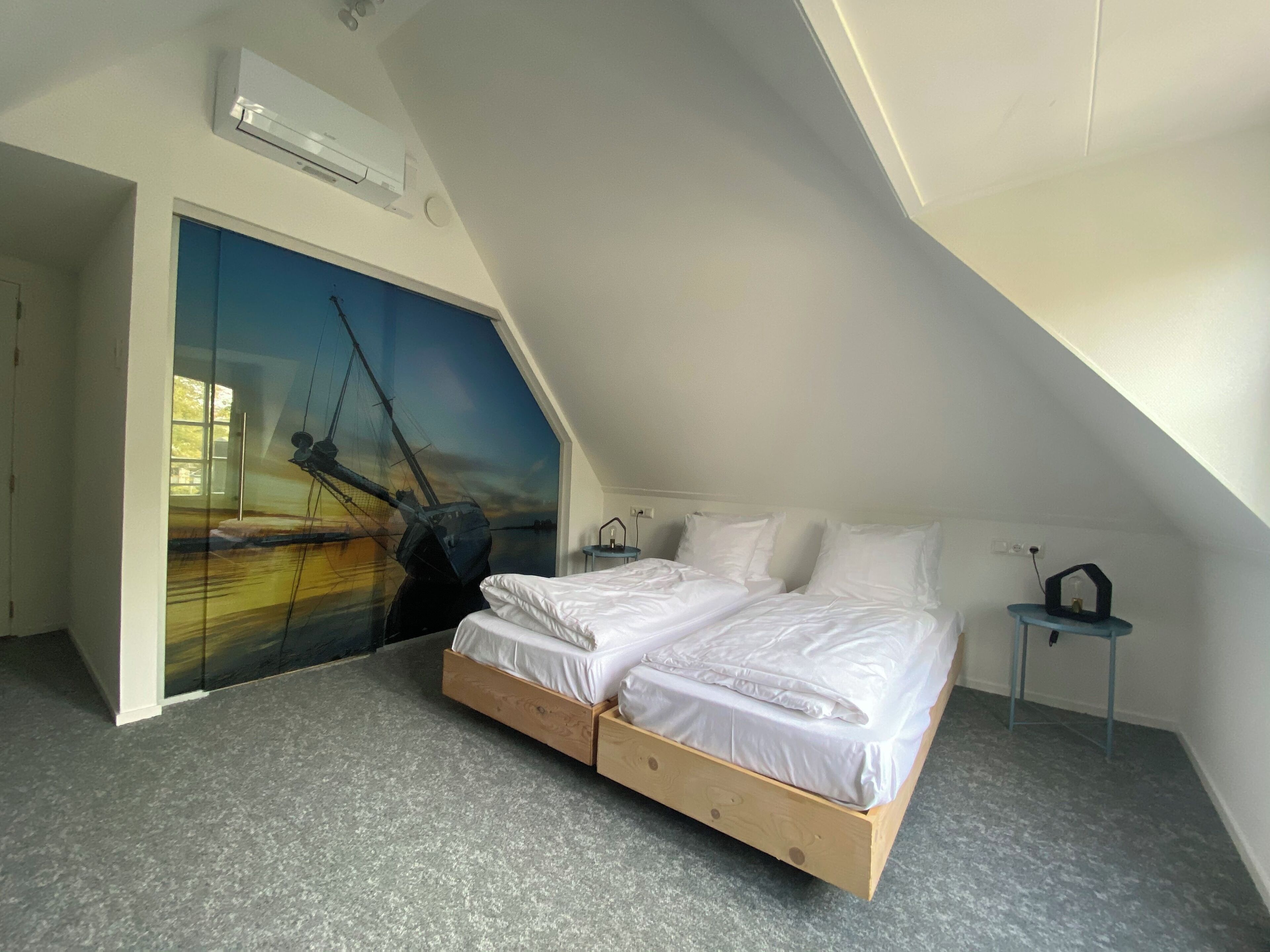 comfort double room, balcony, canal view | in-room safe, free wifi, bed sheets