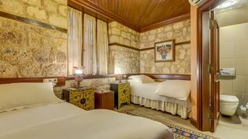 Behice Deluxe Twin Room | Lakens van Egyptisch katoen, luxe beddengoed, donzen dekbedden