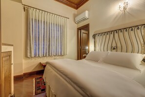 Vivianne Standard Double Room  | 埃及棉床單、高級寢具、羽絨被、Select Comfort 床墊