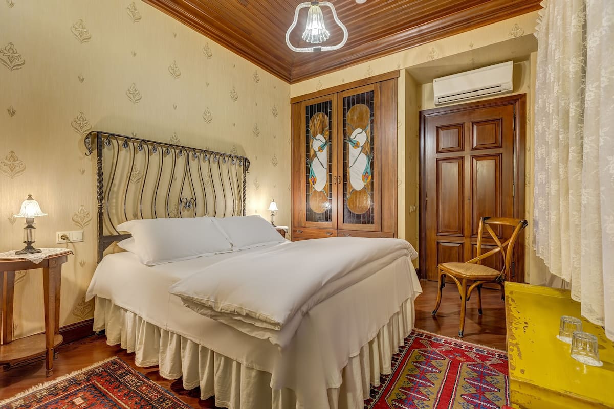 Angela Superior Double Room | Lakens van Egyptisch katoen, luxe beddengoed, donzen dekbedden