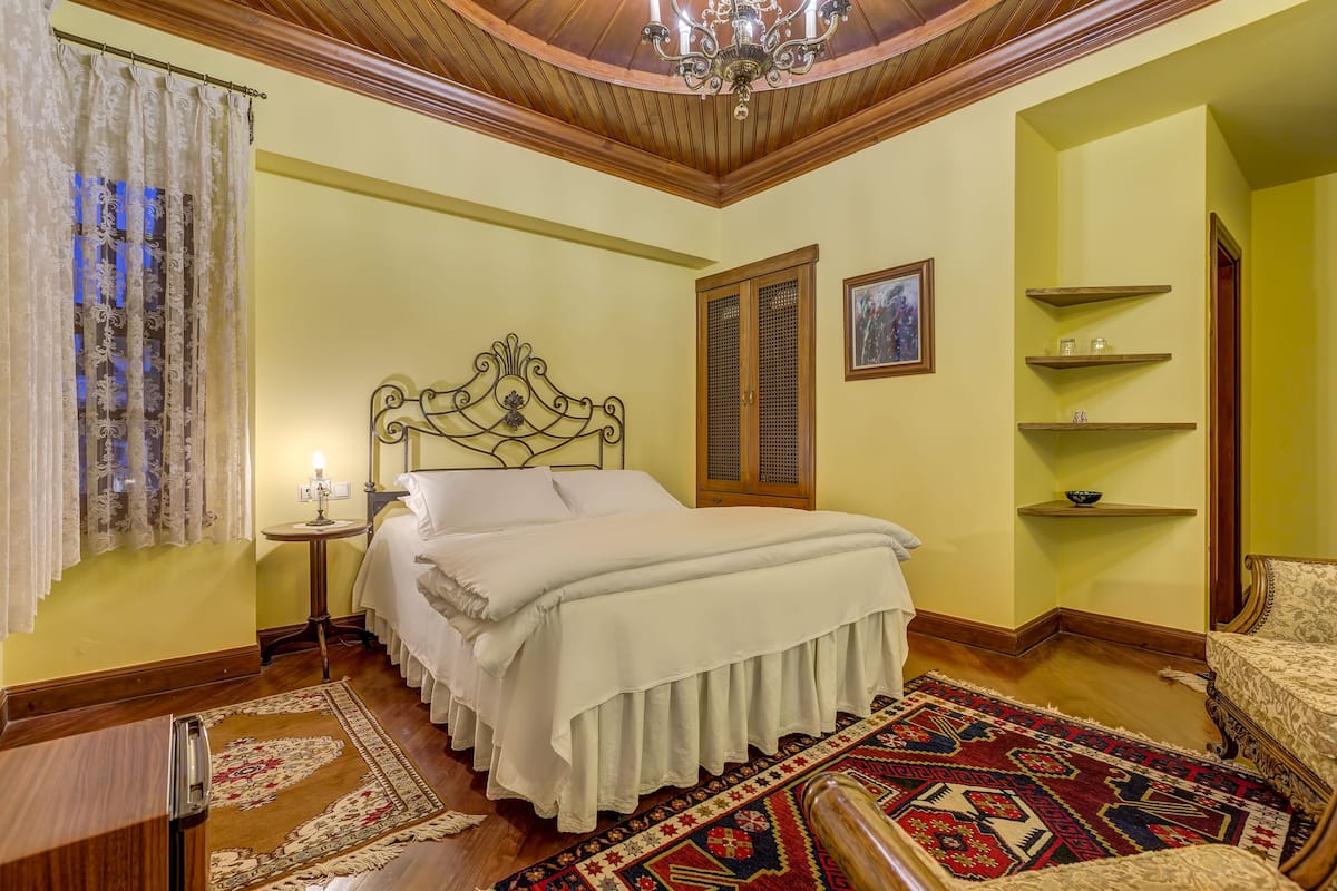 Cara Deluxe Double Room  | Egyptian cotton sheets, premium bedding, down duvets