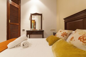 Double Room, 1 Double Bed | Blackout drapes, free WiFi, bed sheets - Hotel Baco (Seville)