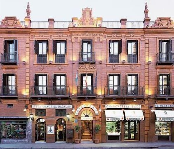 숙박 시설 정면