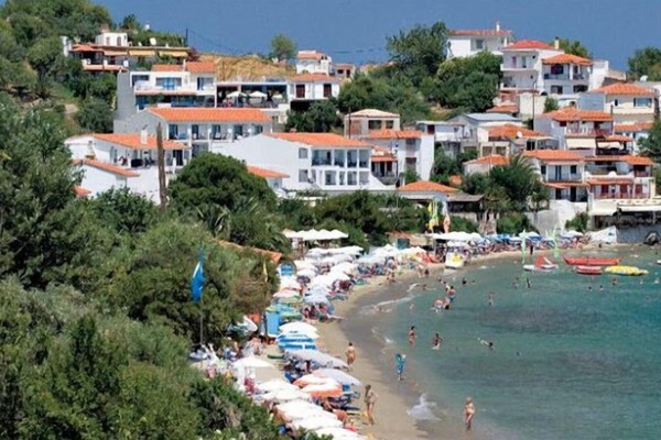 Beach nearby, windsurfing, rowing