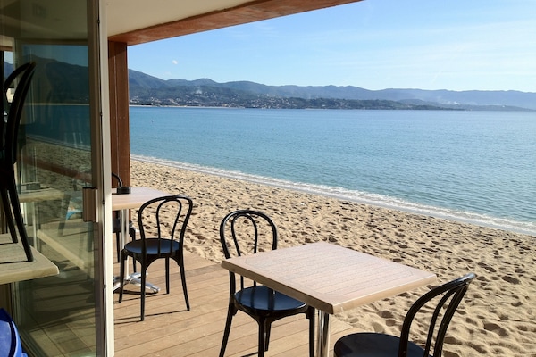 Snack bar