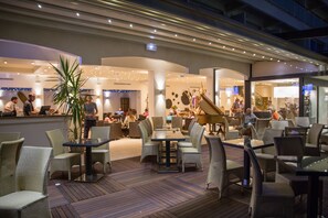 Cocktail bar, garden views, open select days - Campo Dell'Oro (Ajaccio)