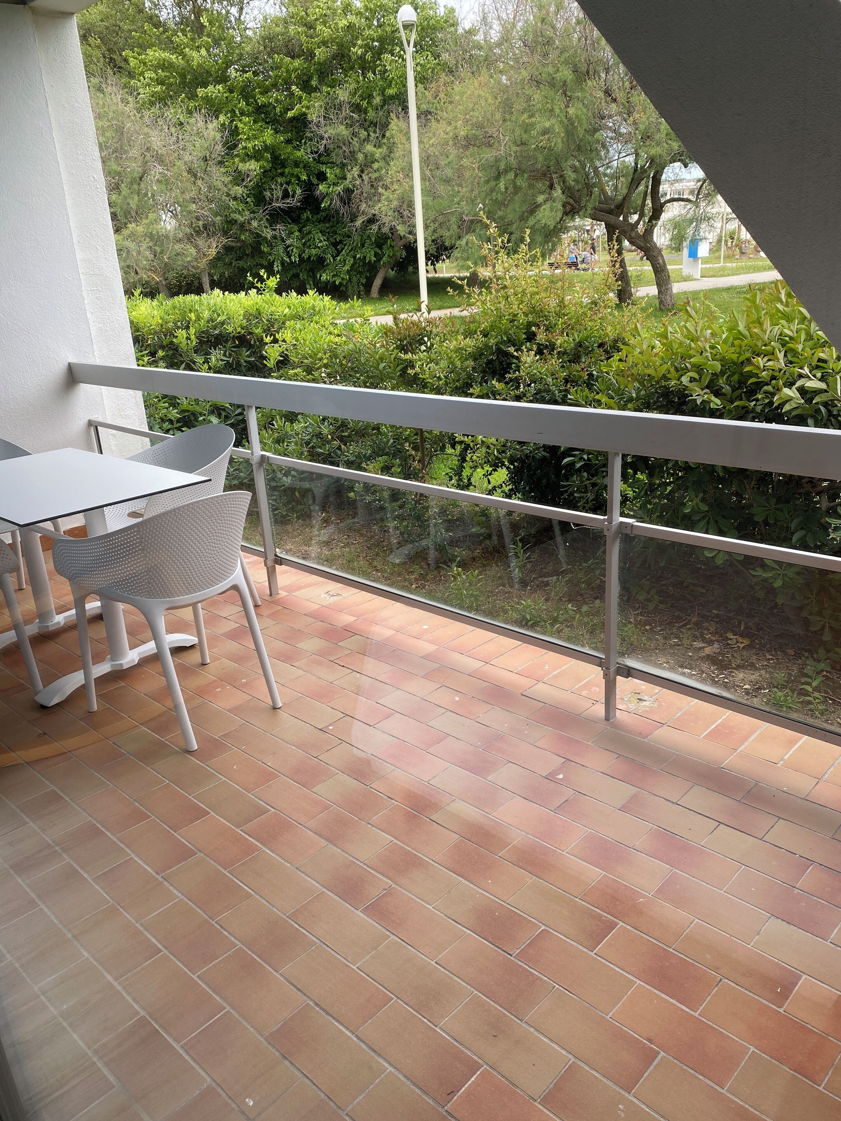 Familien-Suite, 2 Schlafzimmer, Terrasse, Strandblick | Blick auf den Garten