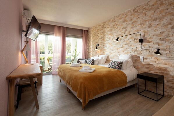 Superior-Doppel- oder -Zweibettzimmer, Terrasse, Gartenblick