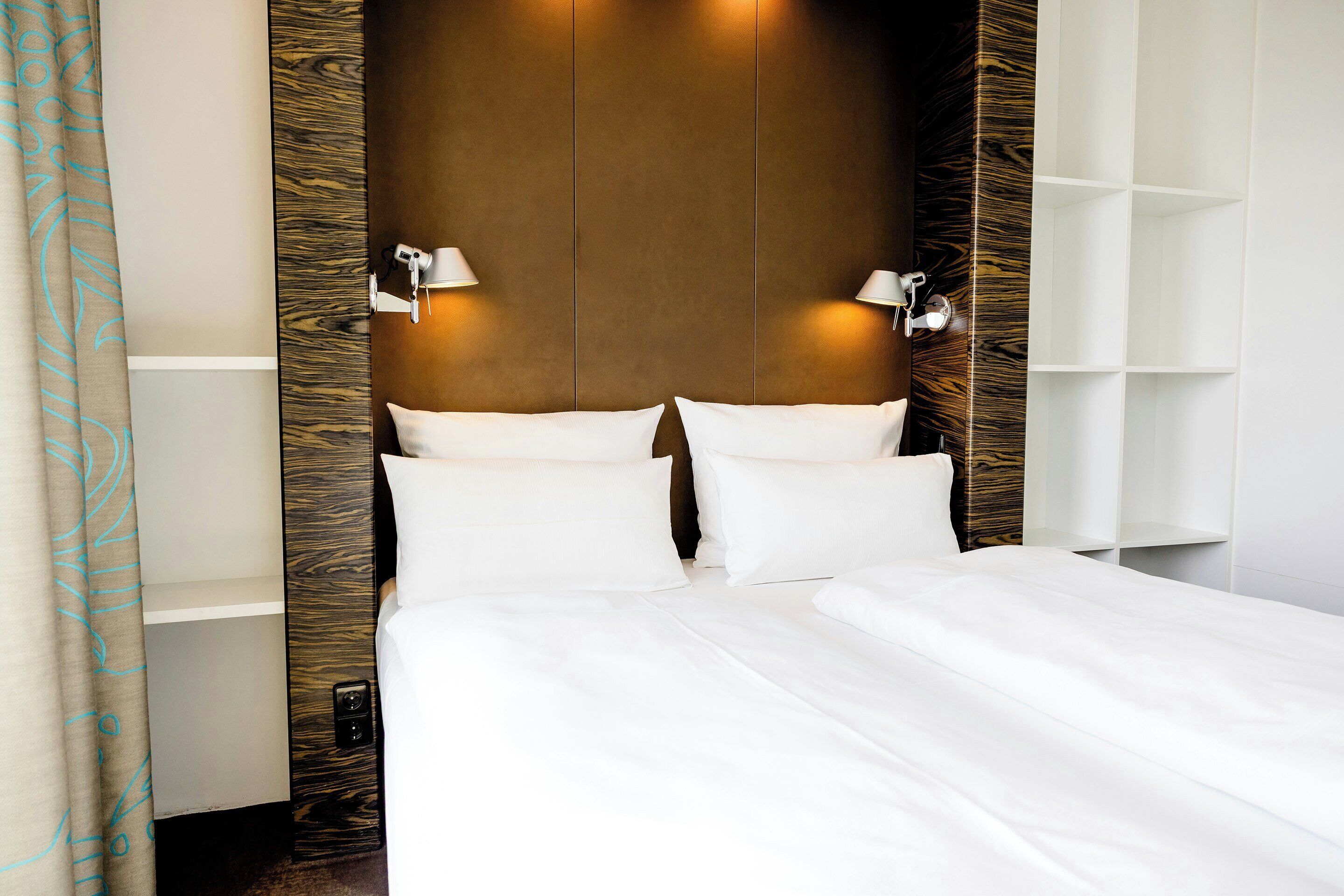 SPECIAL ONE with a balcony | Egyptian cotton sheets, premium bedding, desk, blackout drapes