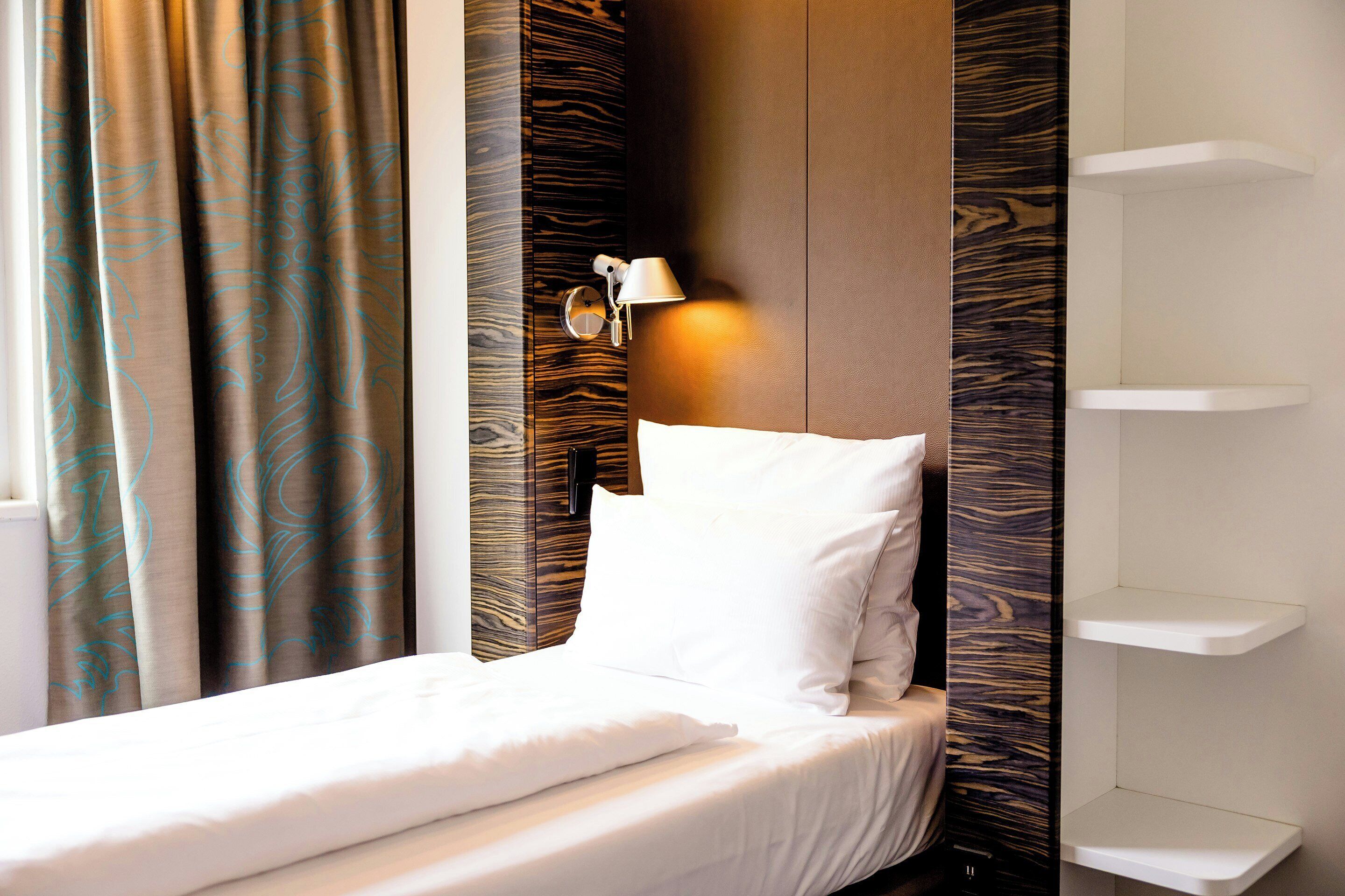 THE ONE for One | Egyptian cotton sheets, premium bedding, desk, blackout drapes