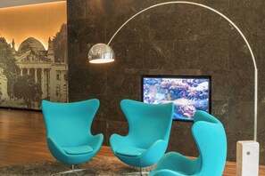 Bar (on property) - Motel One Berlin-Tiergarten (Berlin)