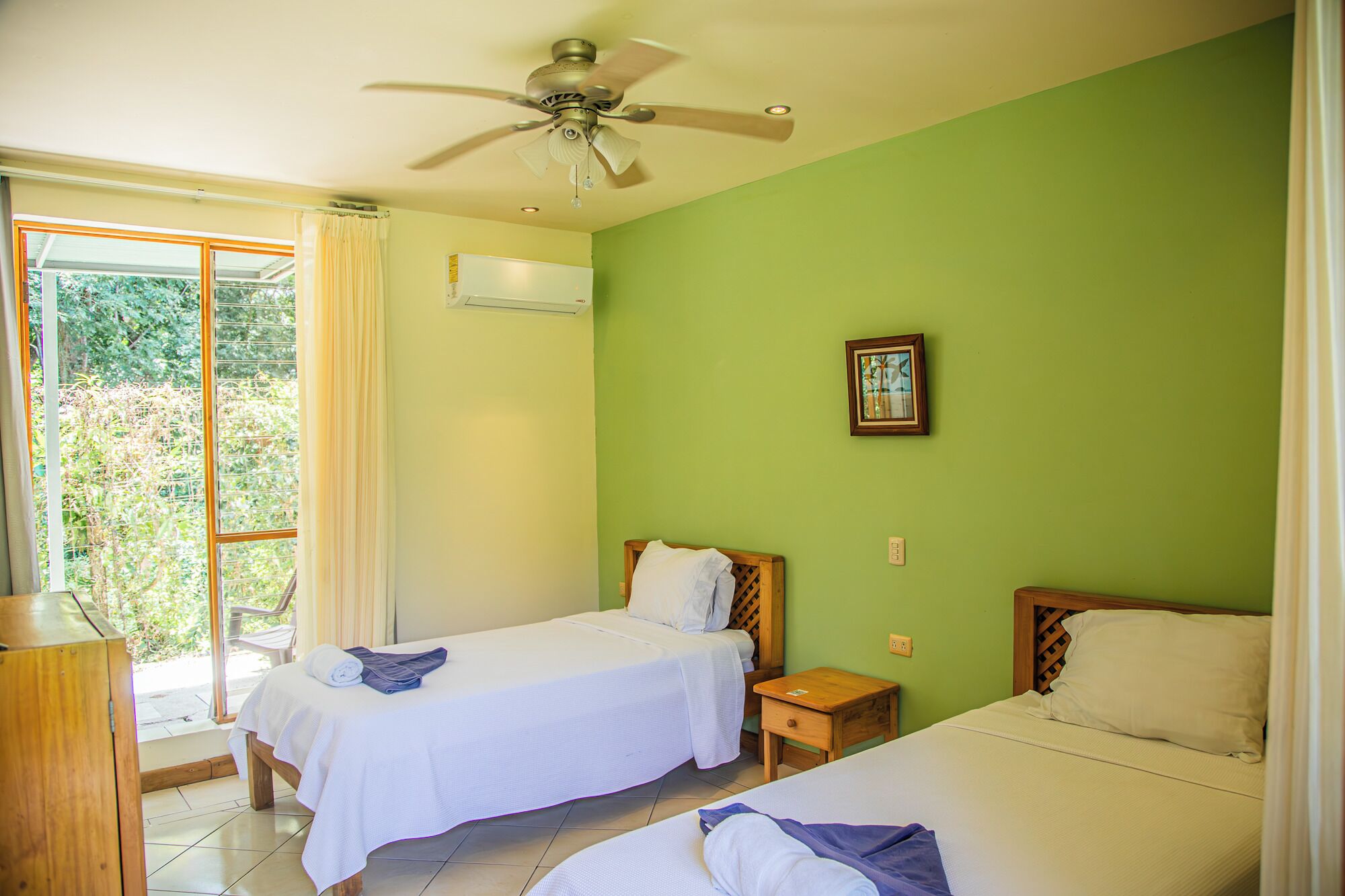 standard room, 1 bedroom | 1 bedroom, down duvets, tempur-pedic beds, in-room safe