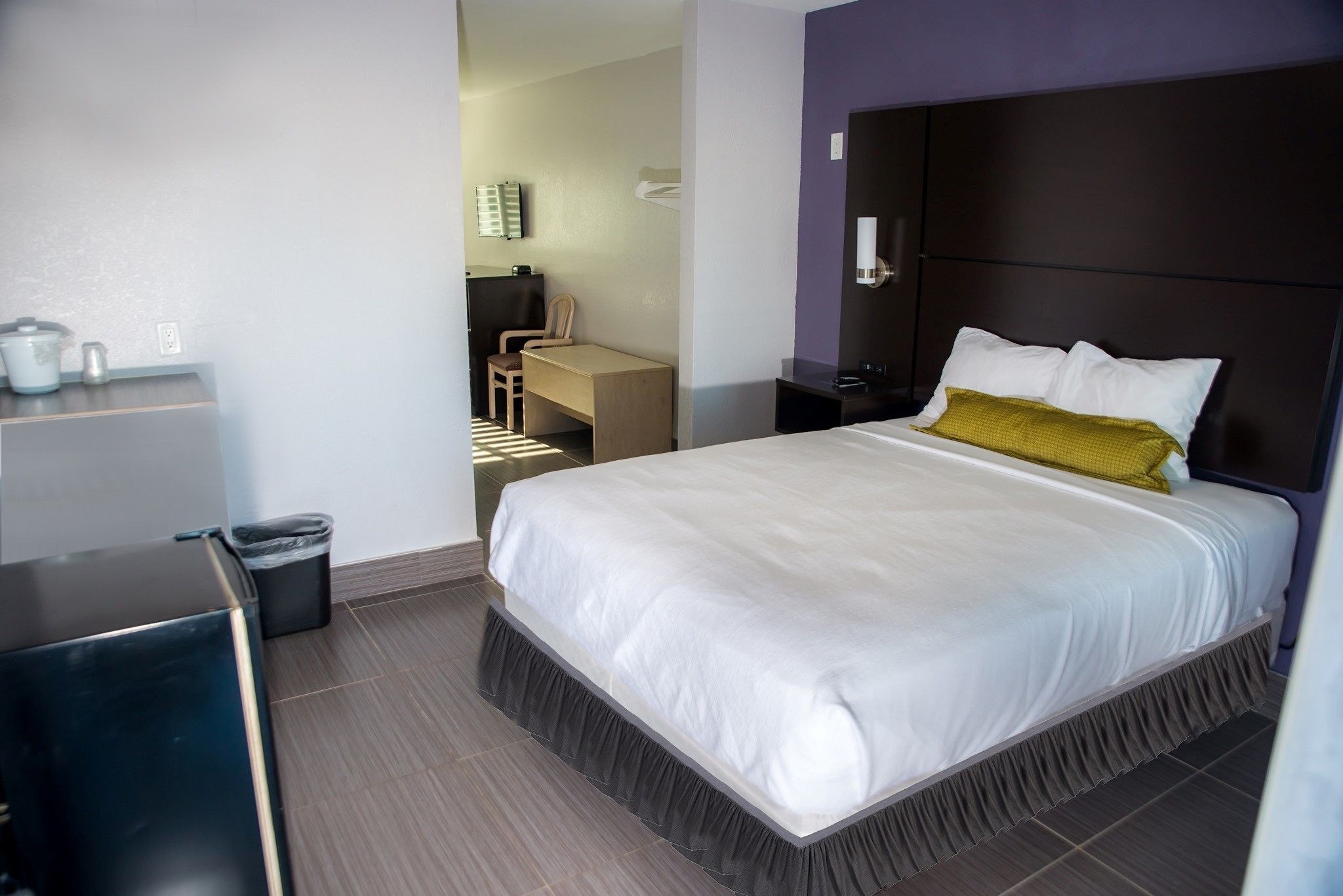 Desk, laptop workspace, free WiFi, bed sheets