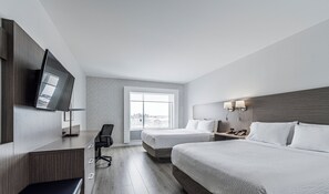 In-room safe, desk, iron/ironing board, cots/infant beds - Holiday Inn Express Hotel Saint - Hyacinthe by IHG (Saint Hyacinthe)