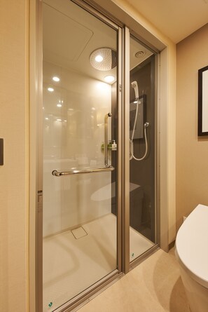 FORUS Double Room B, Non Smoking | Bathroom | Free toiletries, hair dryer, slippers, electronic bidet - Hotel Ryumeikan Tokyo (Tokyo)