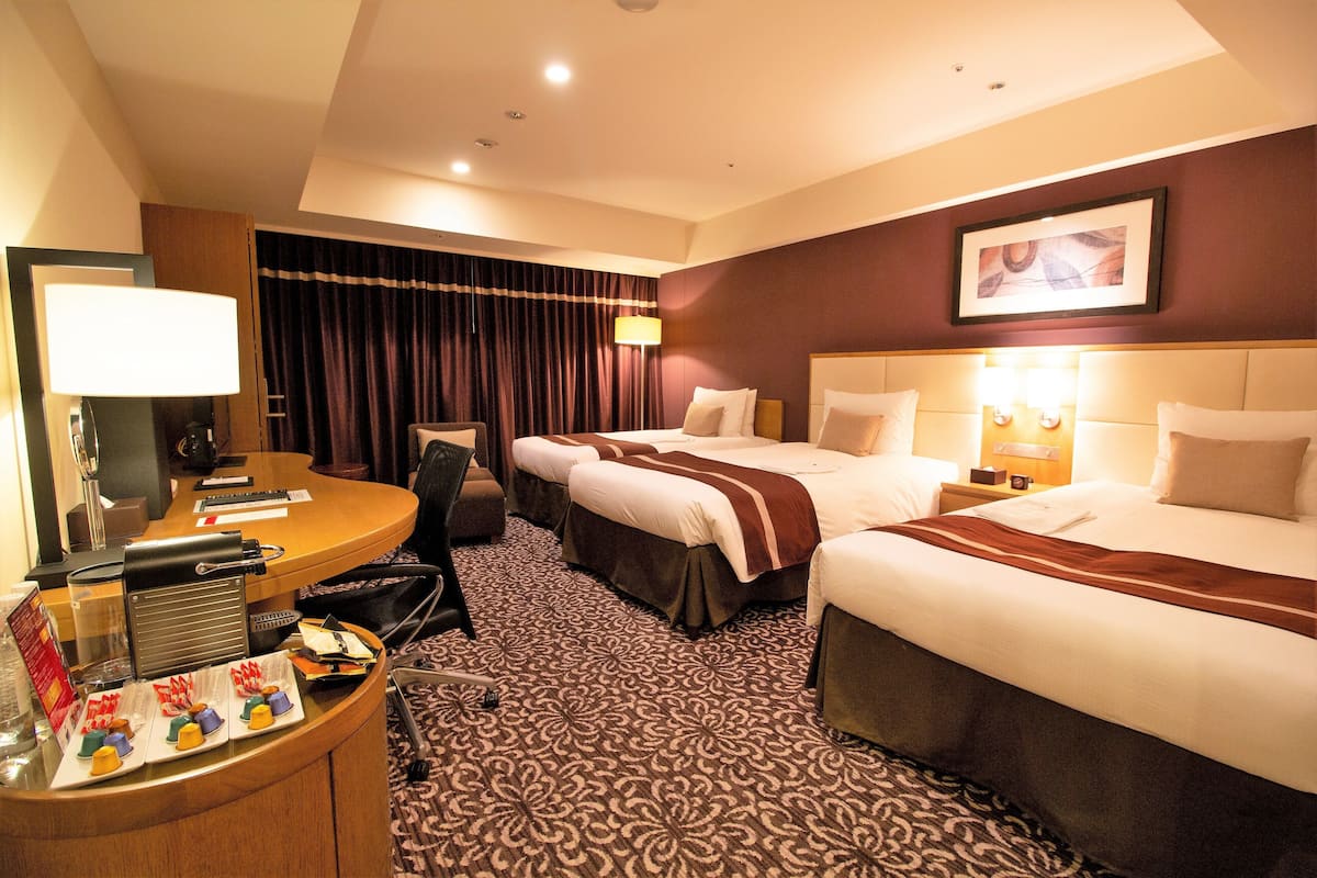 Triple Room | Premium bedding, in-room safe, blackout curtains, soundproofing
